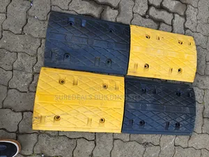 High - Visibility Rubber Speed Breaker / Bump