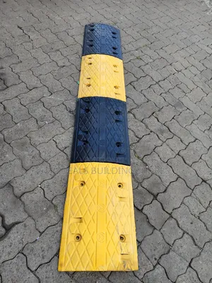 High - Visibility Rubber Speed Breaker / Bump