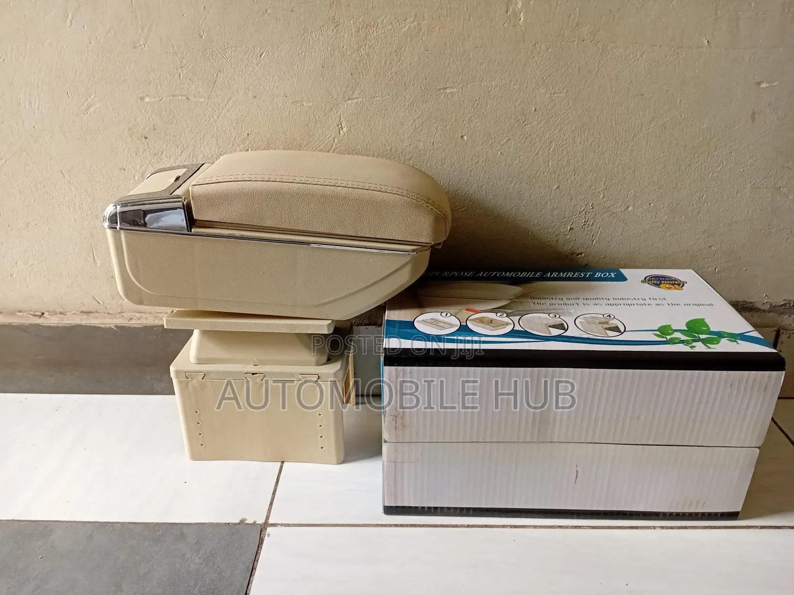 Universal Fit Car Armrest in Cars