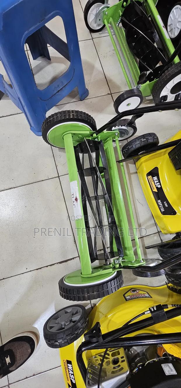 Tlac Manual Reel Lawn Mower. - thumbnail 3