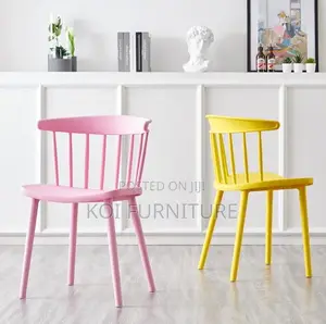 Office Chair : Black Plastic Nordic Dining Chair