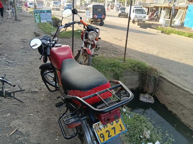 Honda CBR 2021 Red - main view