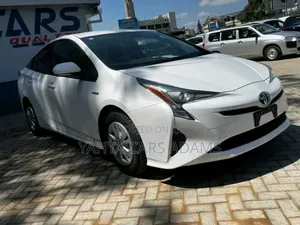 Toyota Prius 2018 White