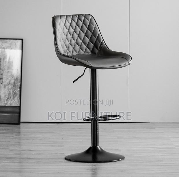Barstool : Adjustable Swivel Barstool -Leather and Adjustable