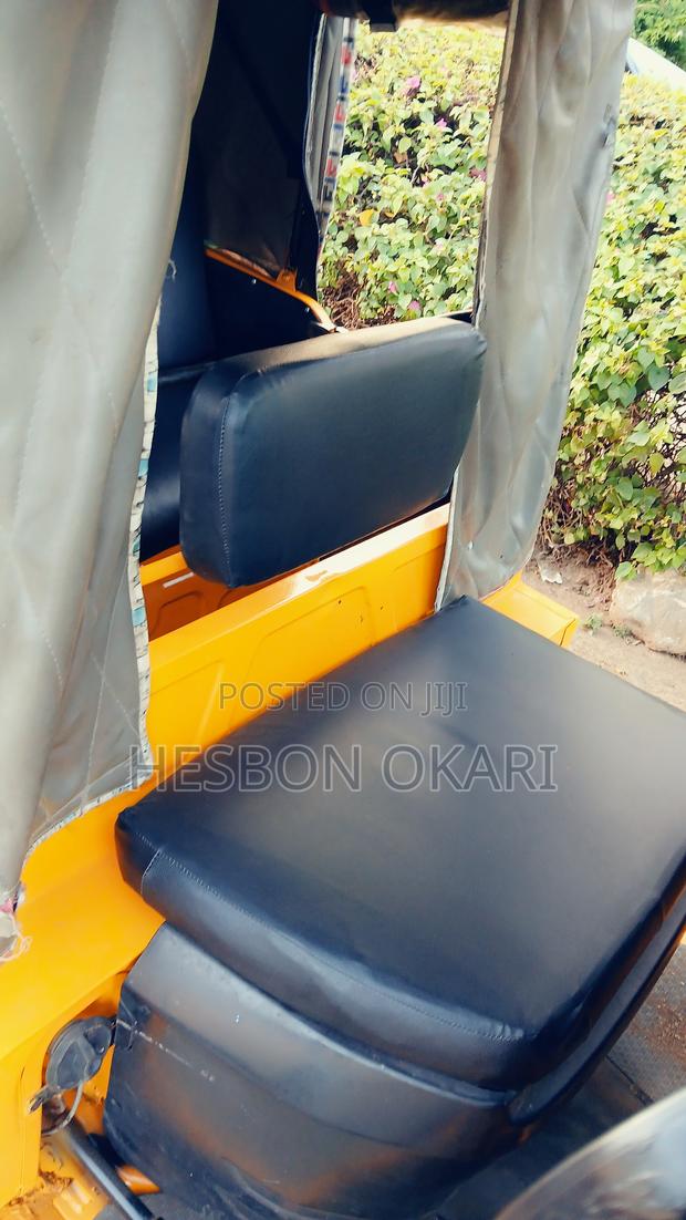 Bajaj RE 2018 Yellow - thumbnail 3