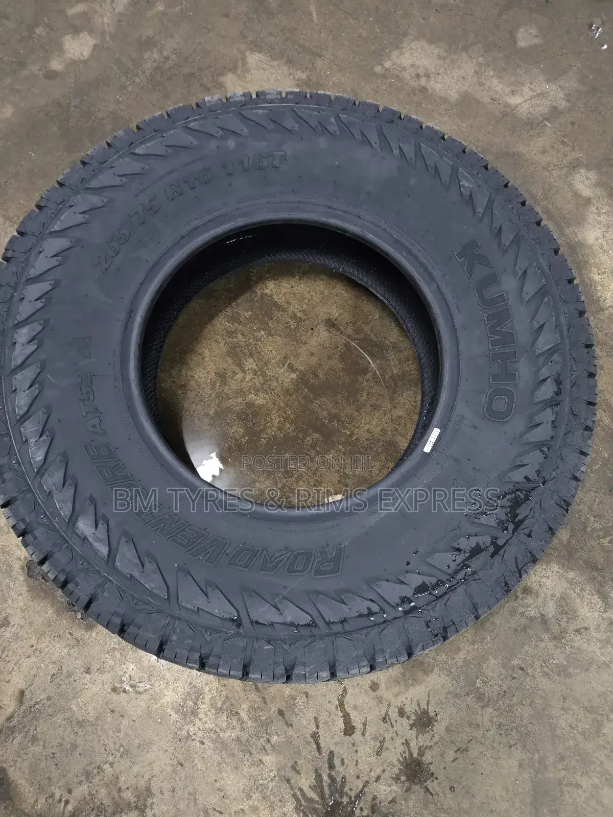 265 /75 R16 Khumo Tyres (All Terrein).