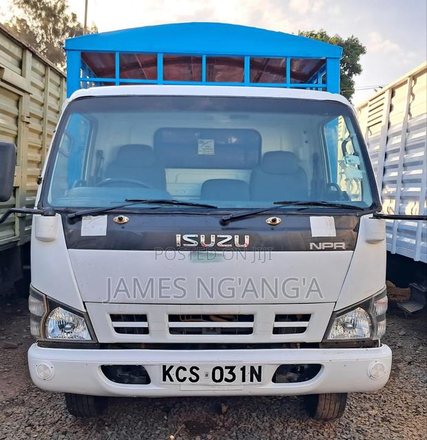 Isuzu NPR Lorry 2018 White - thumbnail 3