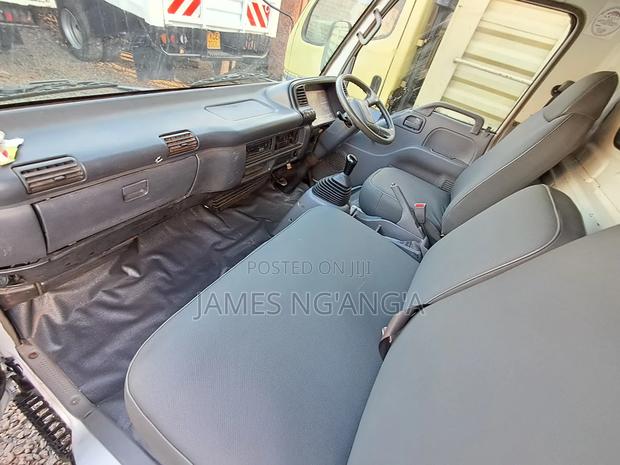 Isuzu NPR Lorry 2018 White - thumbnail 6