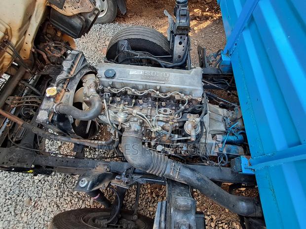 Isuzu NPR Lorry 2018 White - thumbnail 7