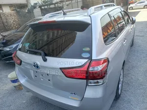 Toyota Corolla Fielder 2020 Silver
