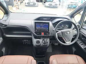 Toyota Noah 2020 Brown