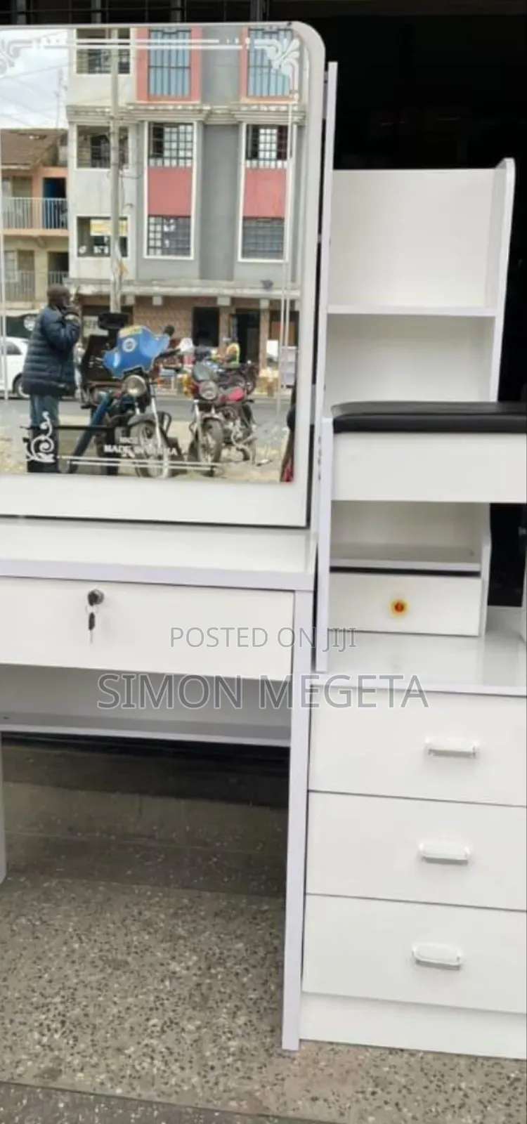  Sleek Dressing Table With Sliding Mirror