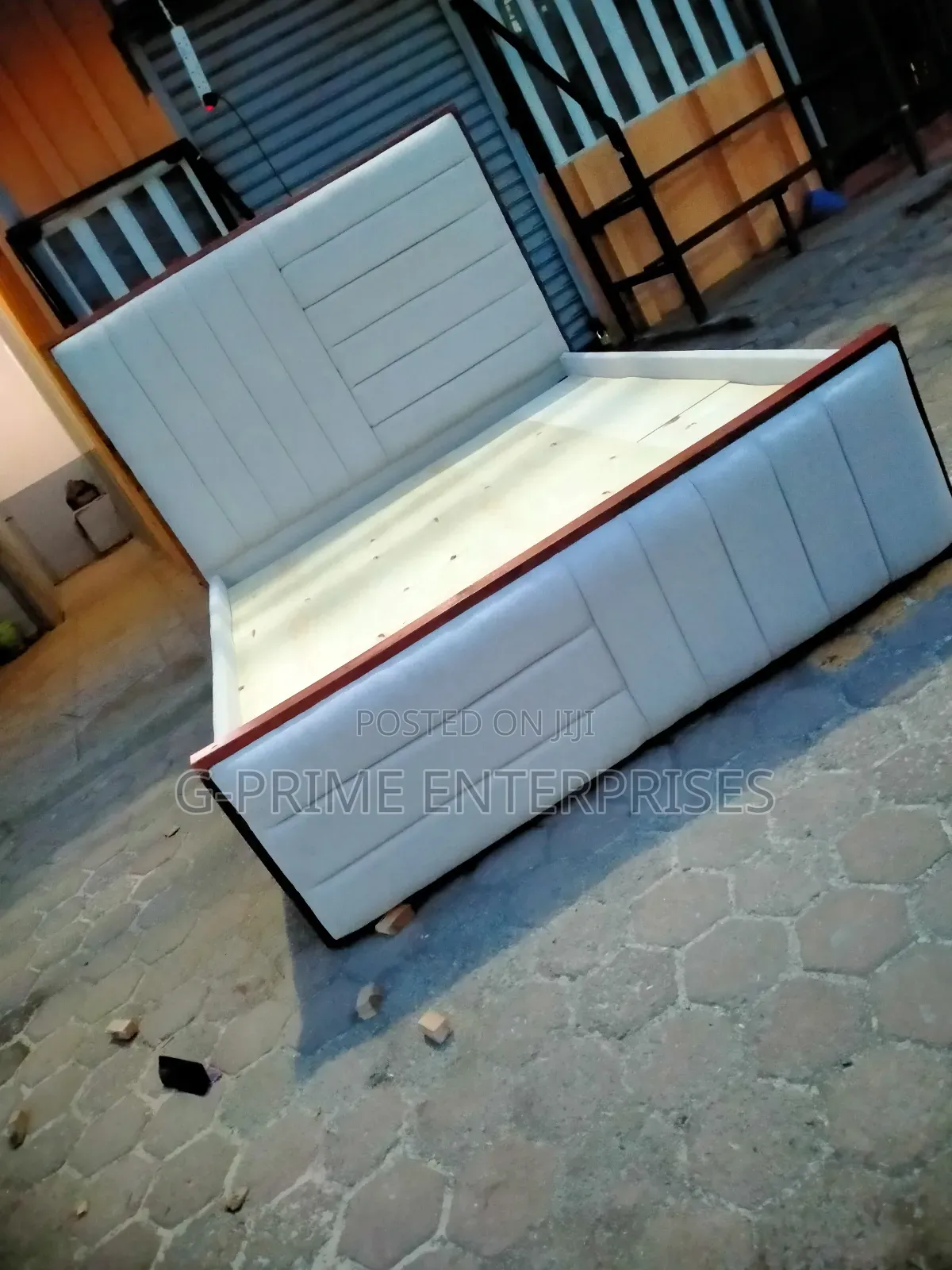 Modern Bed With Biding