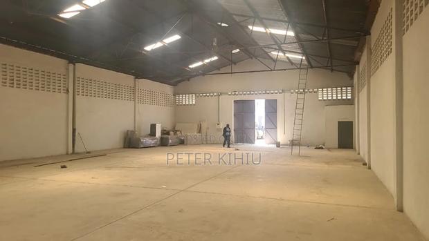 Godown to Let 4500sqft Off Enterprise Road