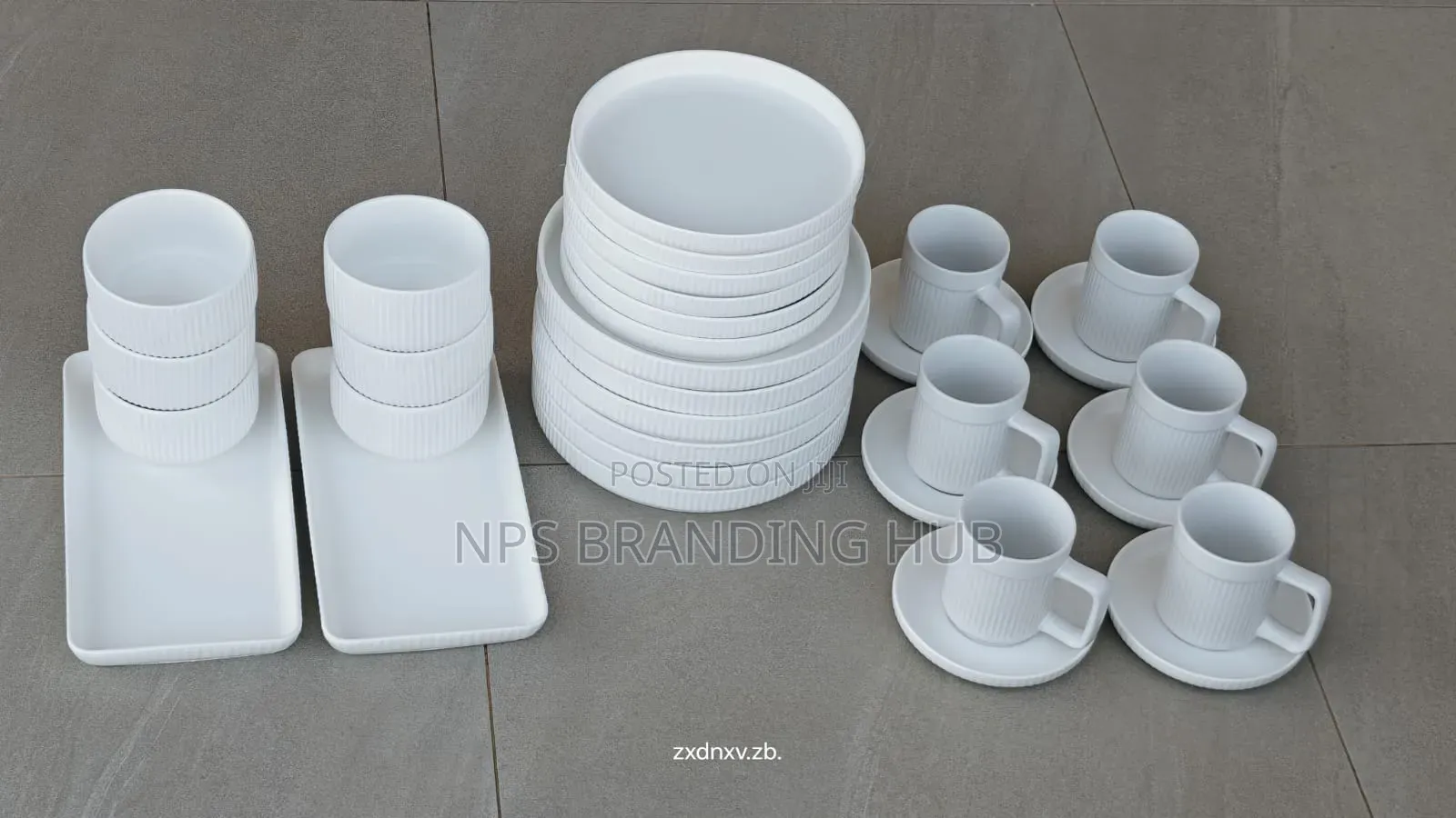 32pcs Matte
Elegant European Porcelain Dinner Set
Cv