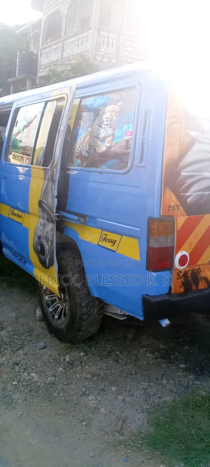 Nissan Caravan (Urvan) 2008 Blue
