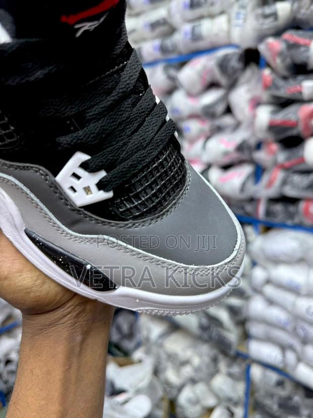 Jordan 4 Fear Pack Sneakers – Bold Retro Basketball Style