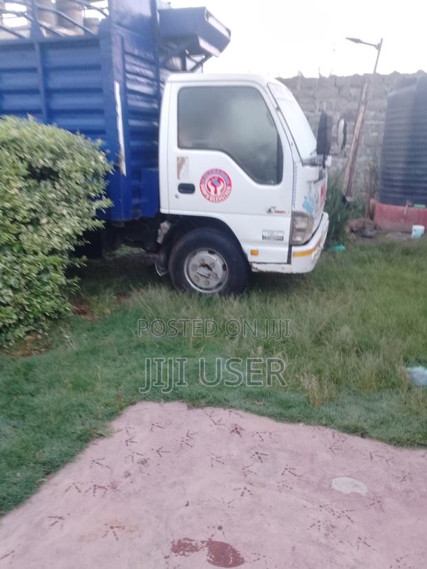 Isuzu 4.3 NPR Local - thumbnail 2