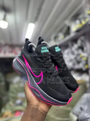 Nike Zoom Running Shoes Pink Black – Bold Lightweight Sneakers