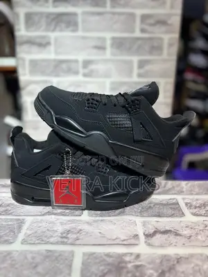 Jordan 4 Black Cat Sneakers – Sleek Retro Basketball Style