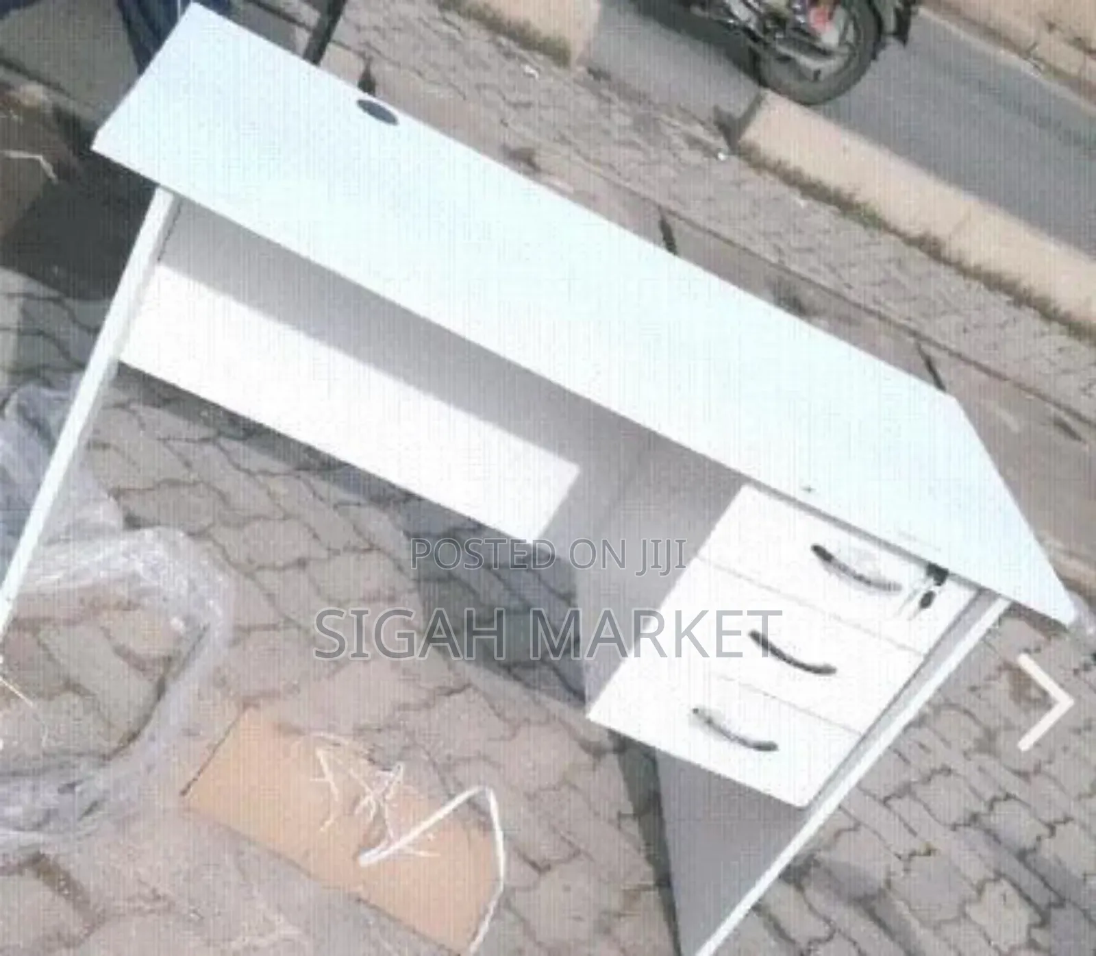 All White Desk 1.2m