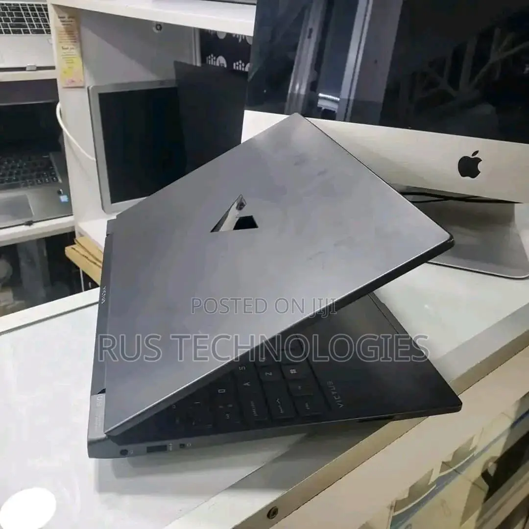 New Laptop HP Victus 16 16GB Intel Core i7 SSD 512GB