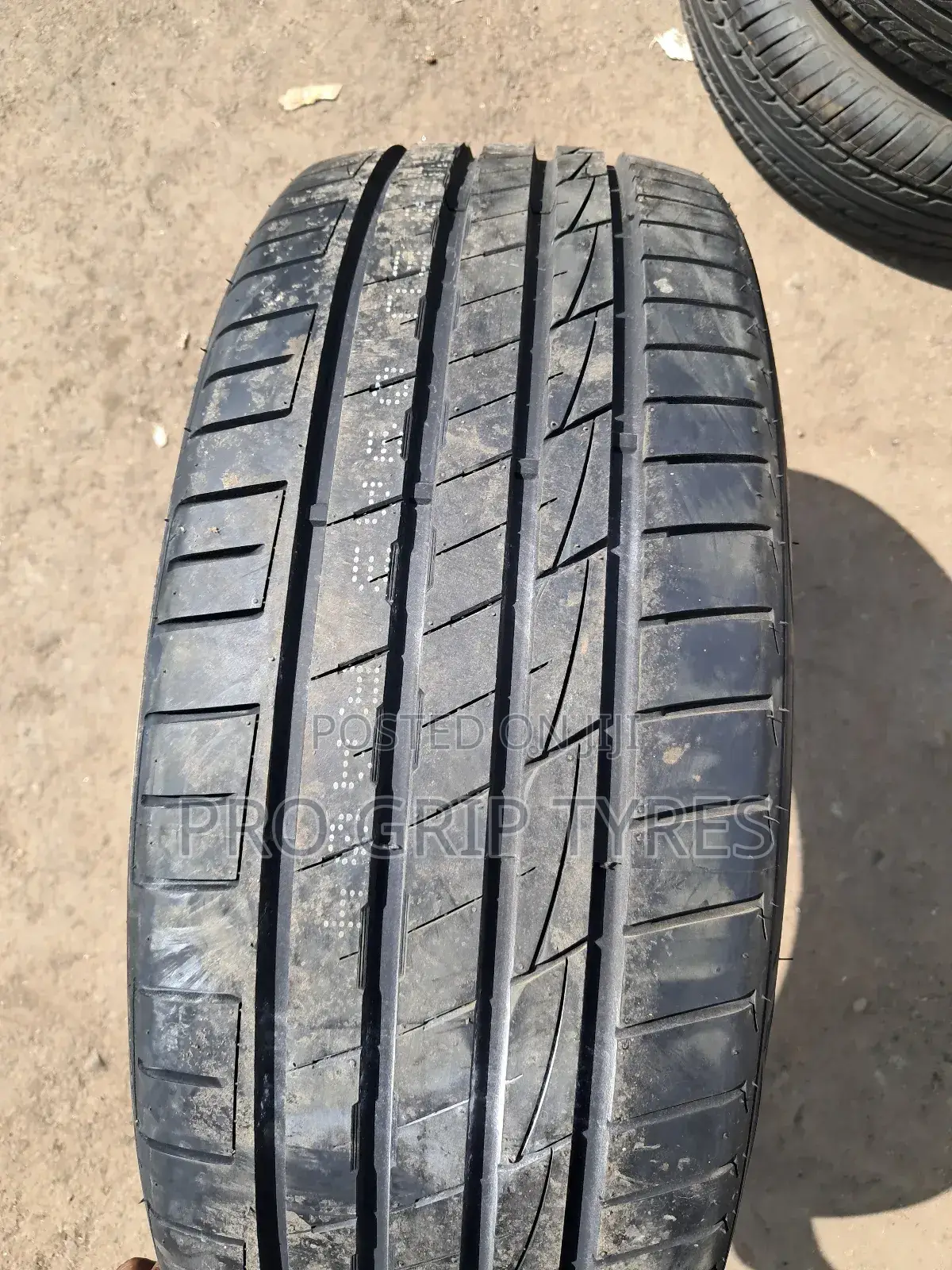 Durun Tyre 215/45r18