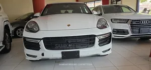 Porsche Cayenne 2019 White