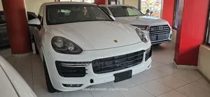 Porsche Cayenne 2019 White