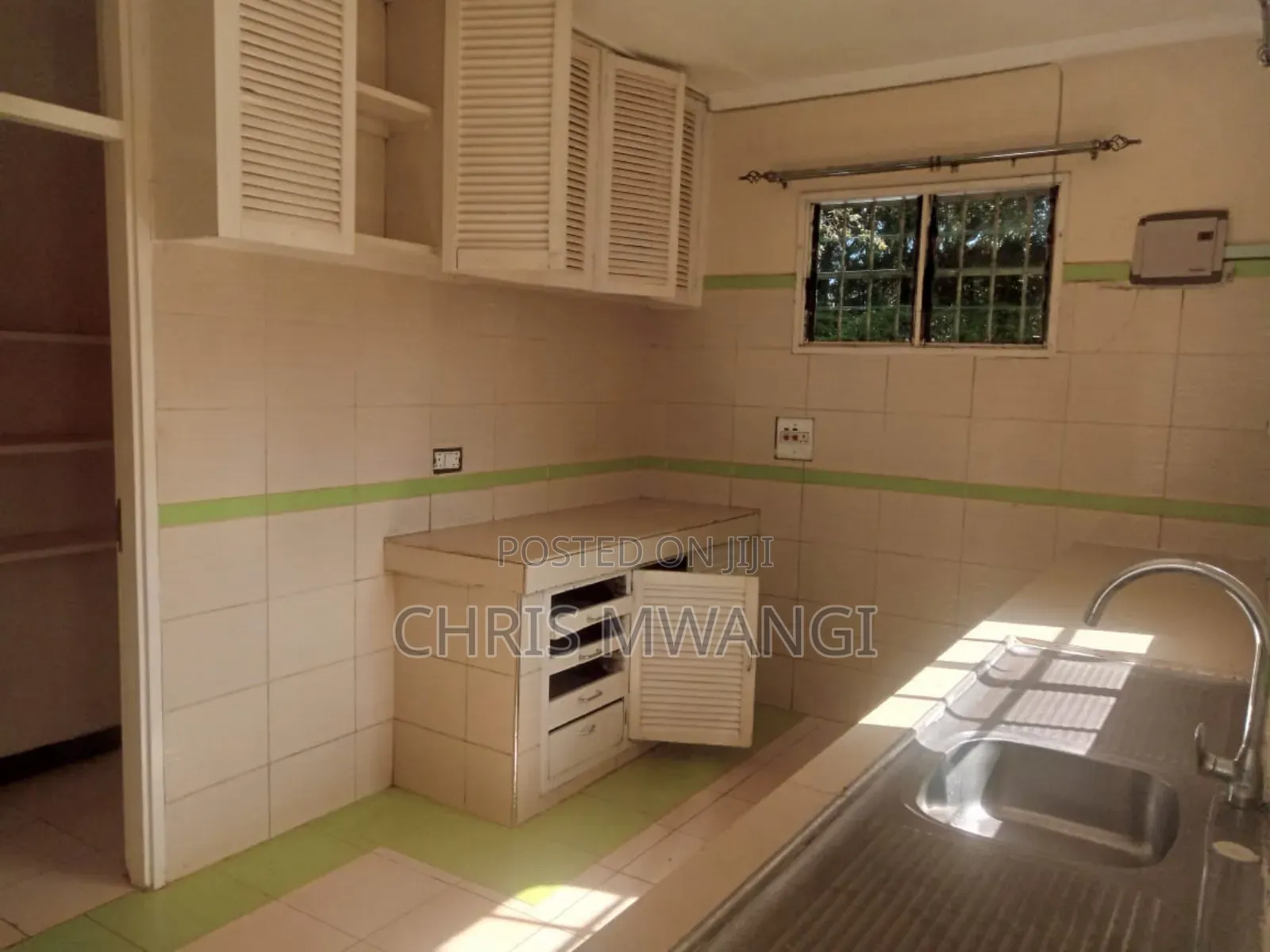 Furnished 5bdrm Block of Flats in Loresho Estate for sale
