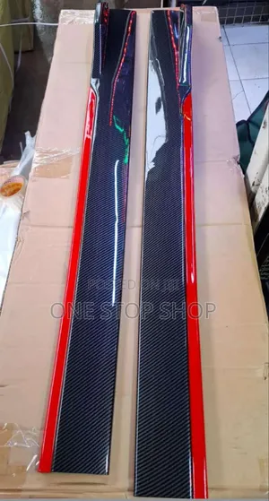 Carbon Fiber Finish Stylish Side Skirt