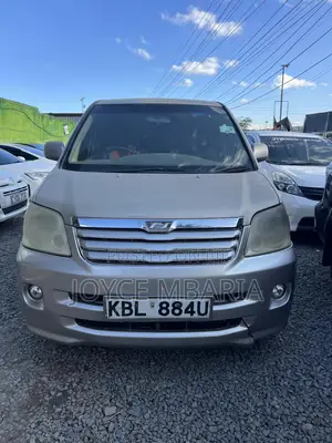 Toyota Noah 2008 Gold