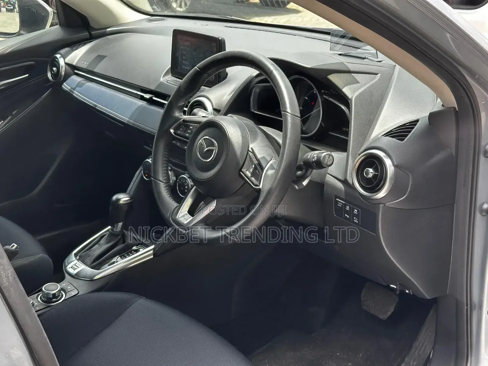 Mazda 2 2019 Silver