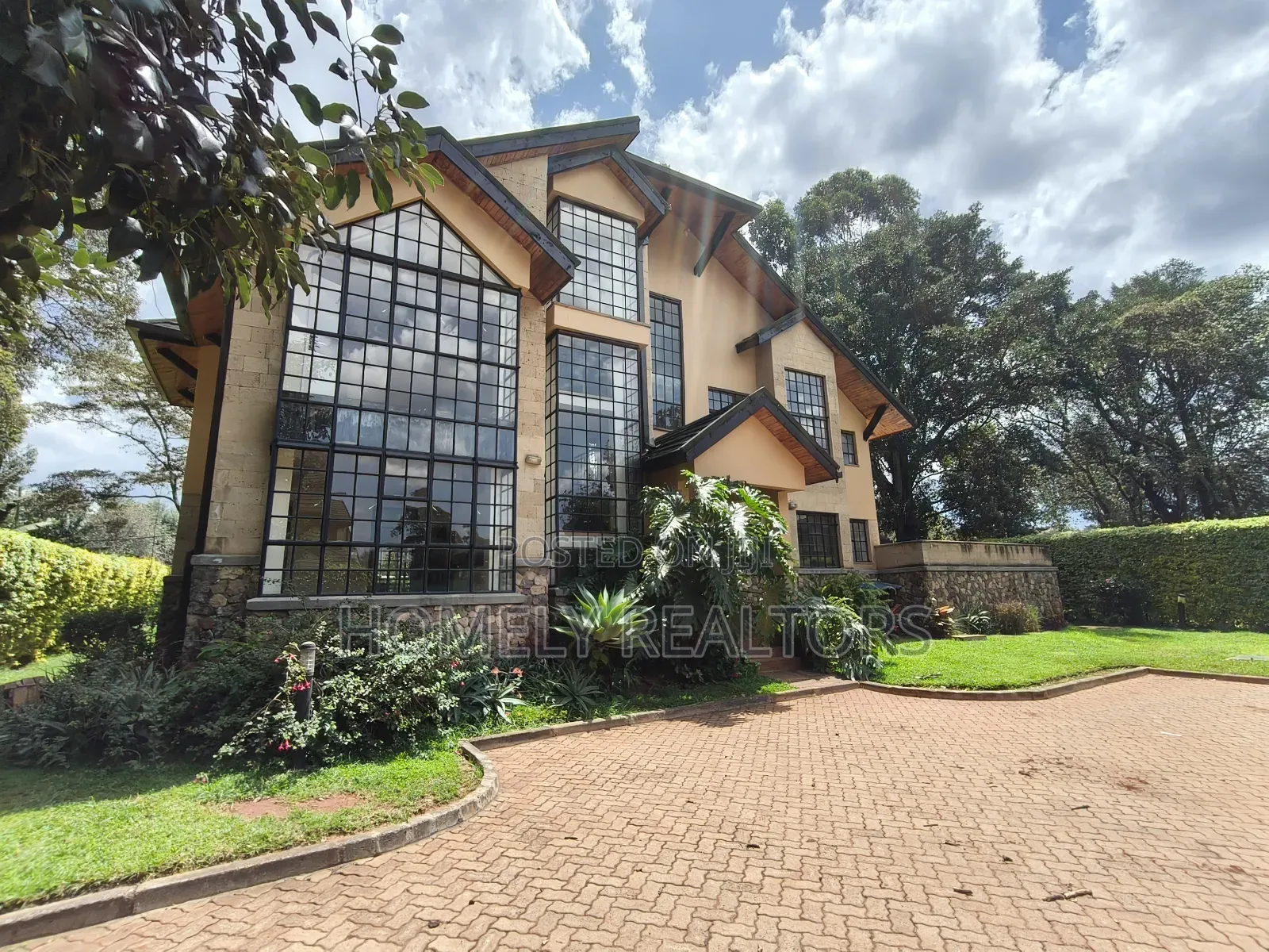 5bdrm Mansion in Karen, Nairobi for sale