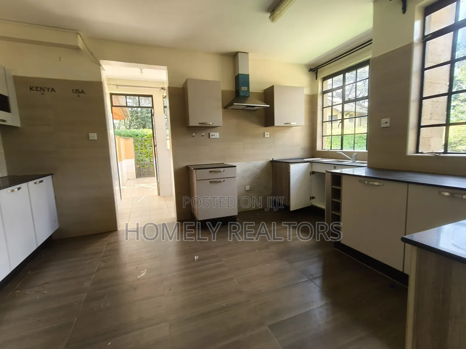 5bdrm Mansion in Karen, Nairobi for sale