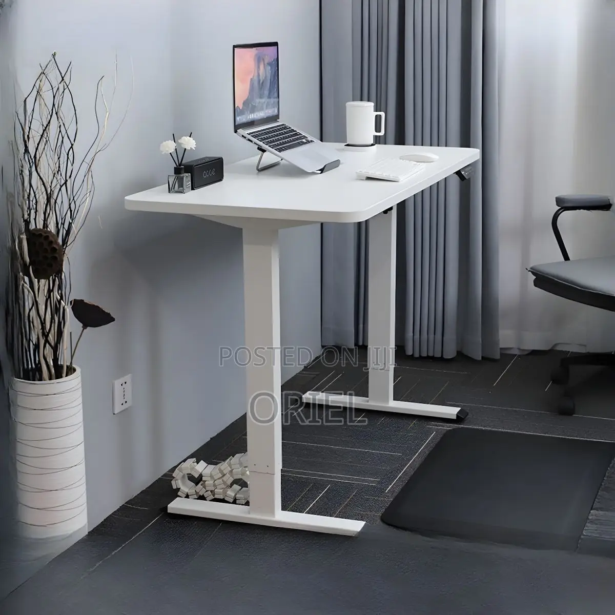 Standing Desks: Dual-Mode Sit and Stand Work Desk