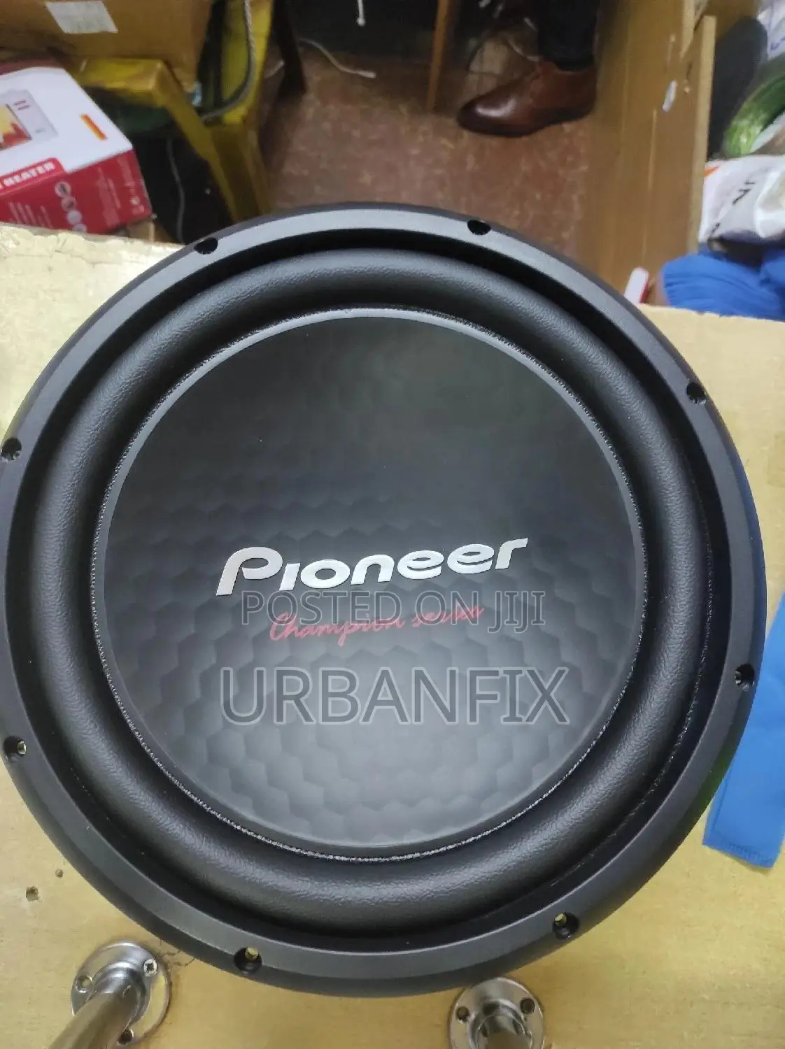 Brand New 1600 Watts Pioneer Double Coil Subwoofer