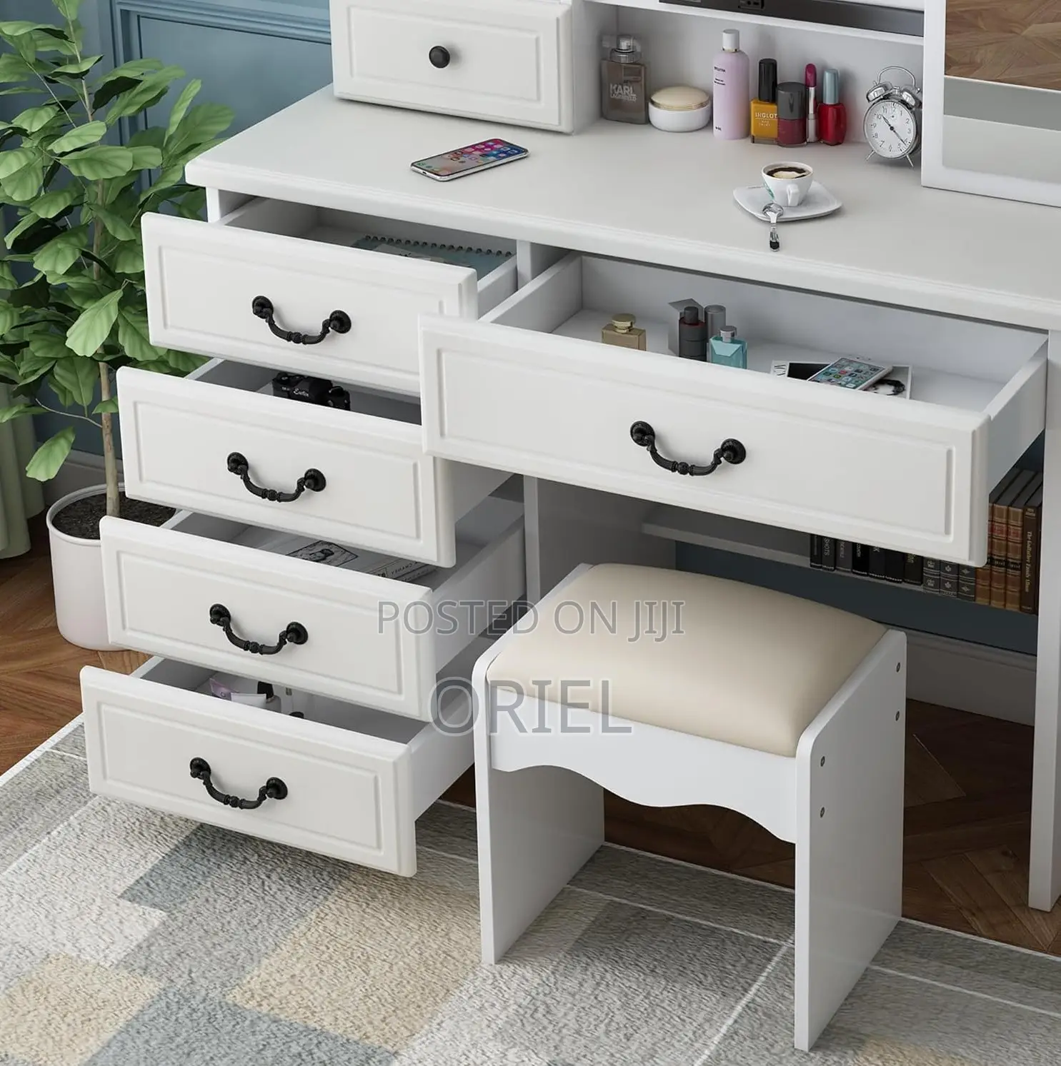 Dressing Tables: Home Makeup Vanity Table With Modern Design
