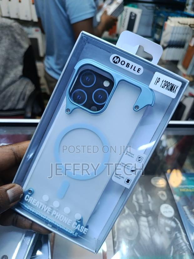 Frameless Magsafe Compatible Phone Case for the iPhone 13 Pro Max. - thumbnail 2