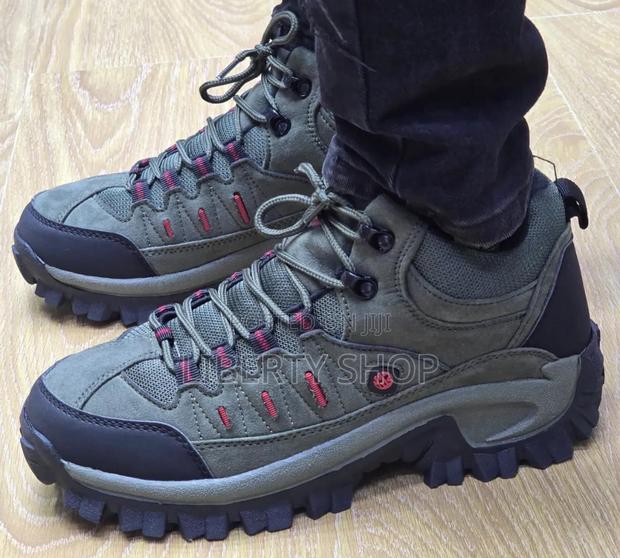 Hiking Boots Sky View Size 40 -44