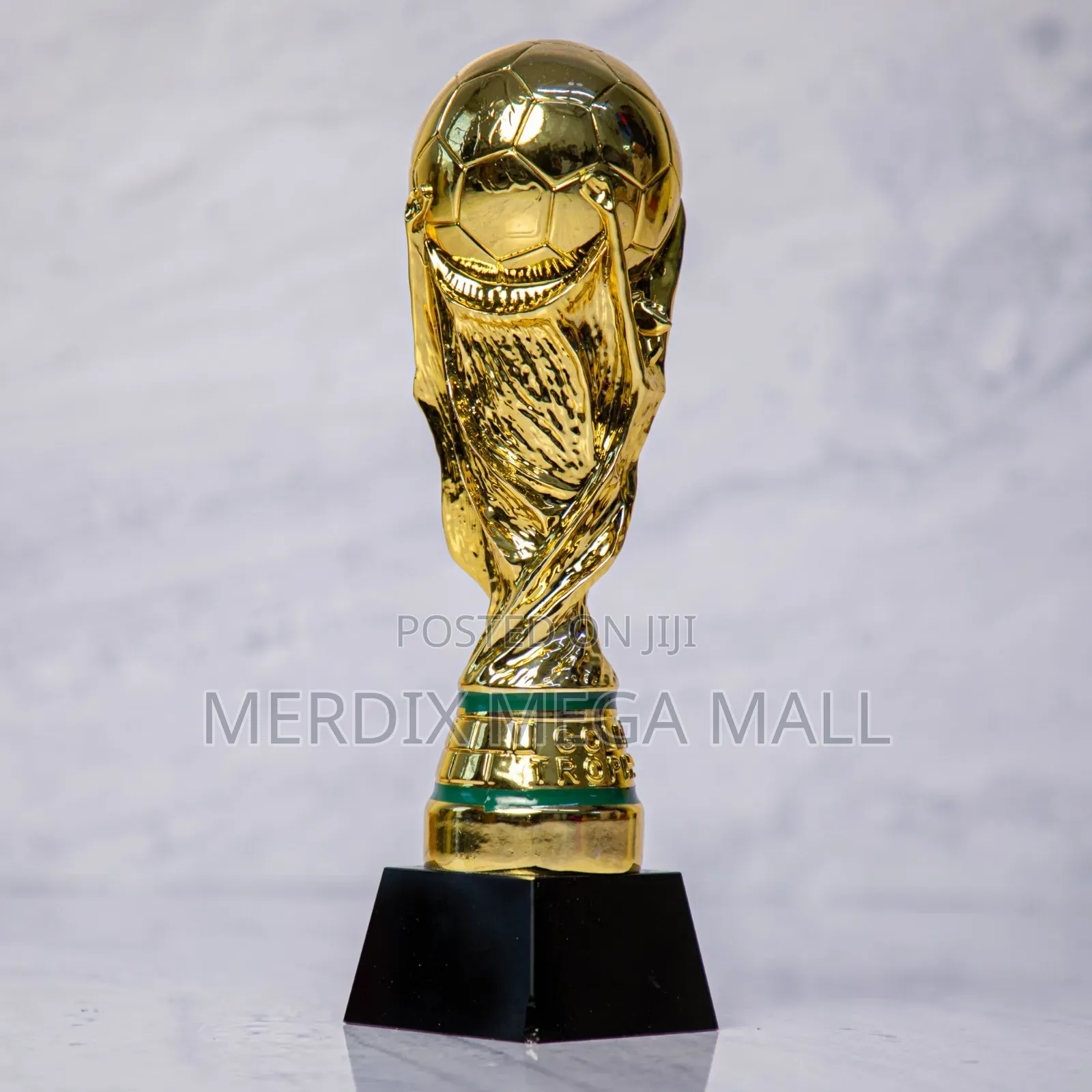 TRS 04,Trophy,Football Trophies