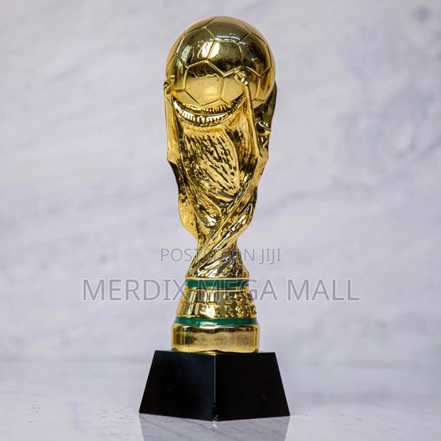 TRS 04,Trophy,Football Trophies