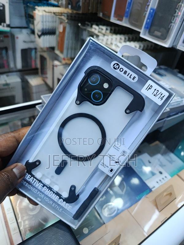 Frameless Magsafe- Phone Case for the iPhone 13 and iPhone 14. I - thumbnail 3