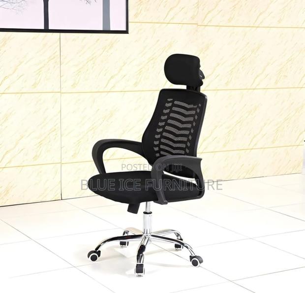High Back Headrest Office Chair - main view