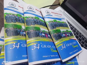 Perfect Full Color Bi-Fold Bronchures Printing Services ,