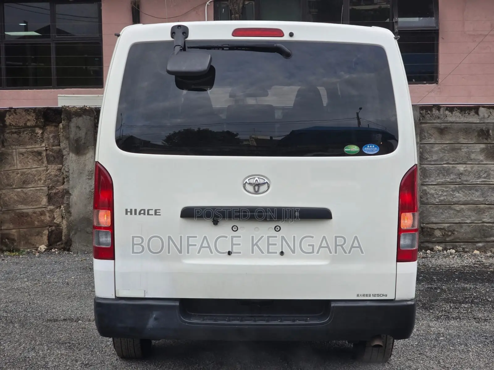 Toyota HiAce 2019 White