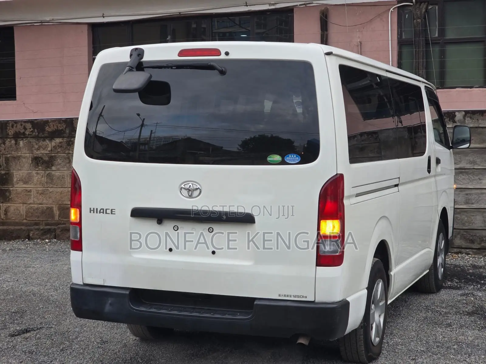 Toyota HiAce 2019 White