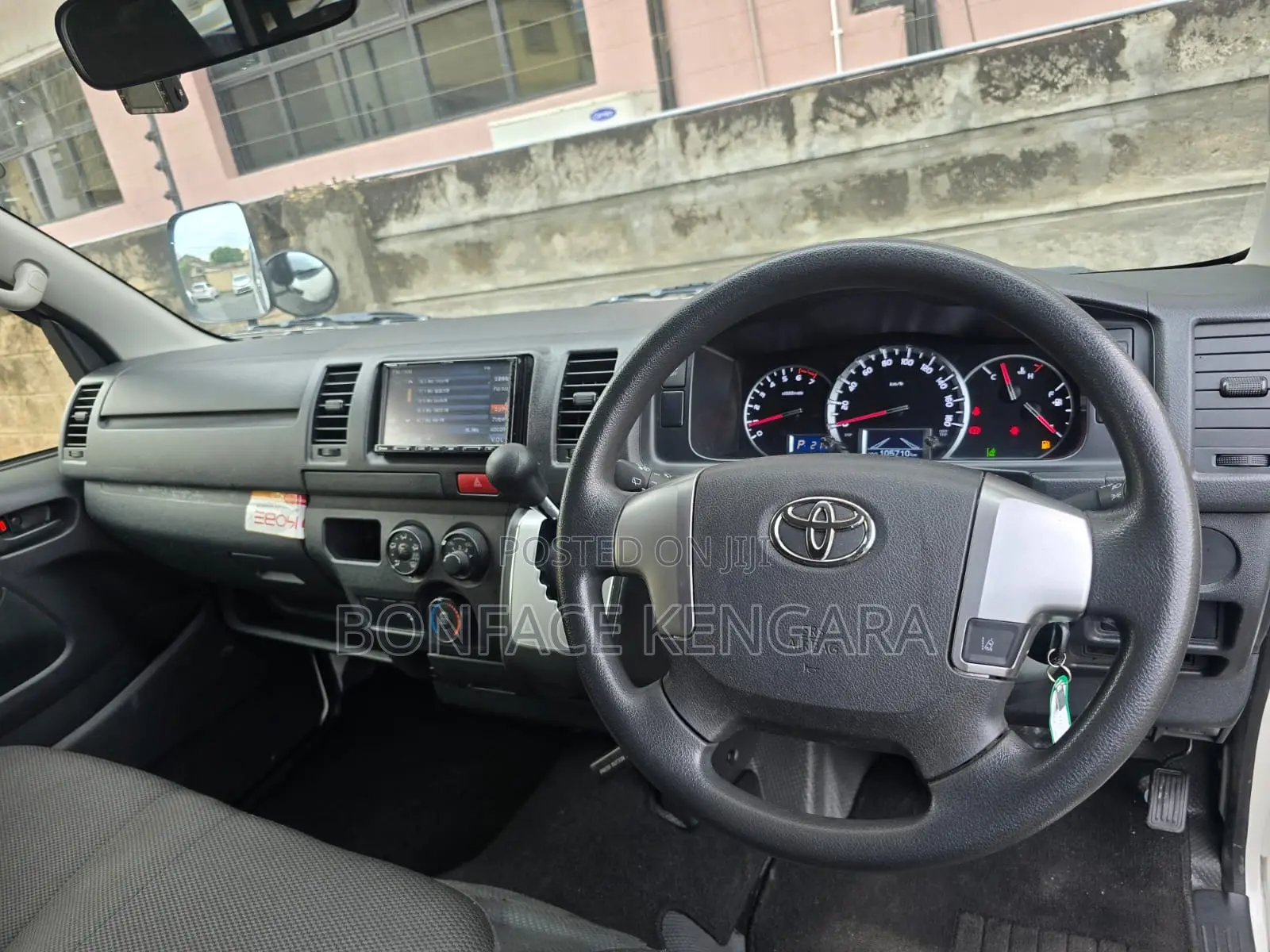 Toyota HiAce 2019 White