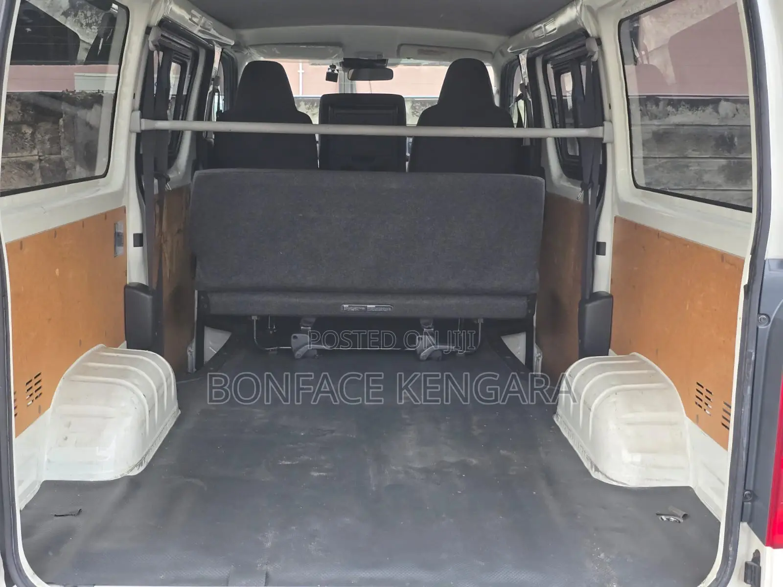 Toyota HiAce 2019 White