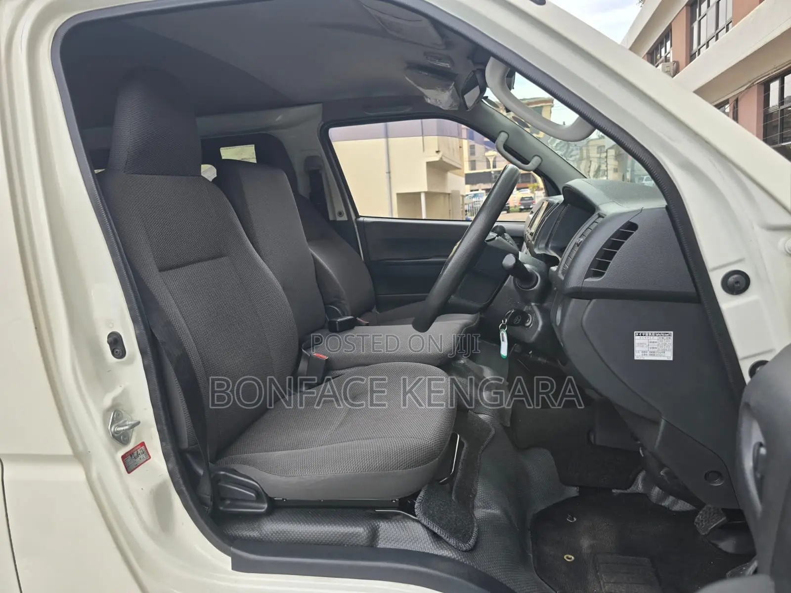 Toyota HiAce 2019 White